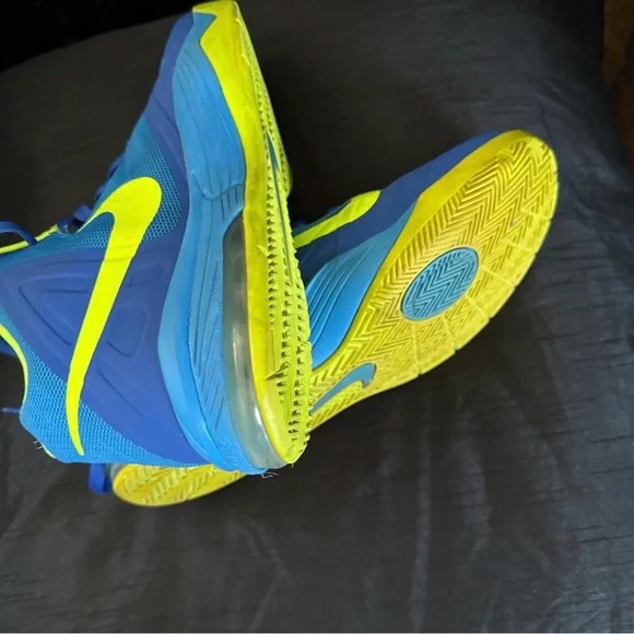Nike Vibrant Blue and Neon Yellow Sneakers - Picture 3 of 4